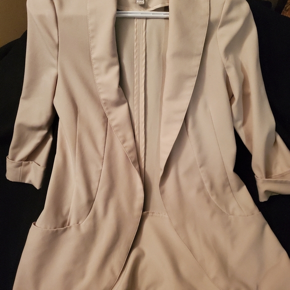 Dynamite beige blazer - Picture 1 of 3